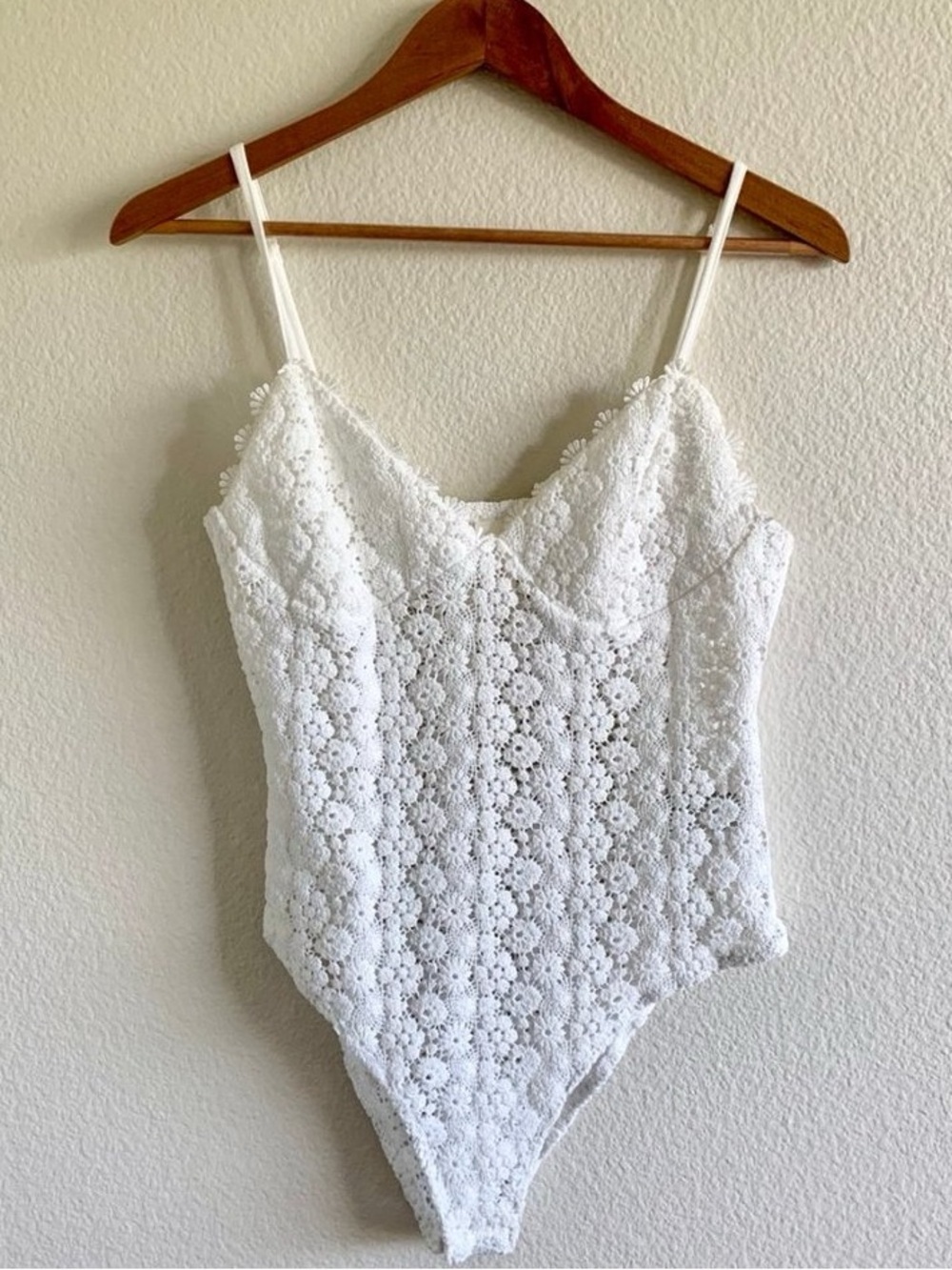 H&M crochet white body suit, small